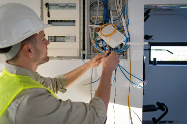 Best Licensed Electrician  in Oakland, IA